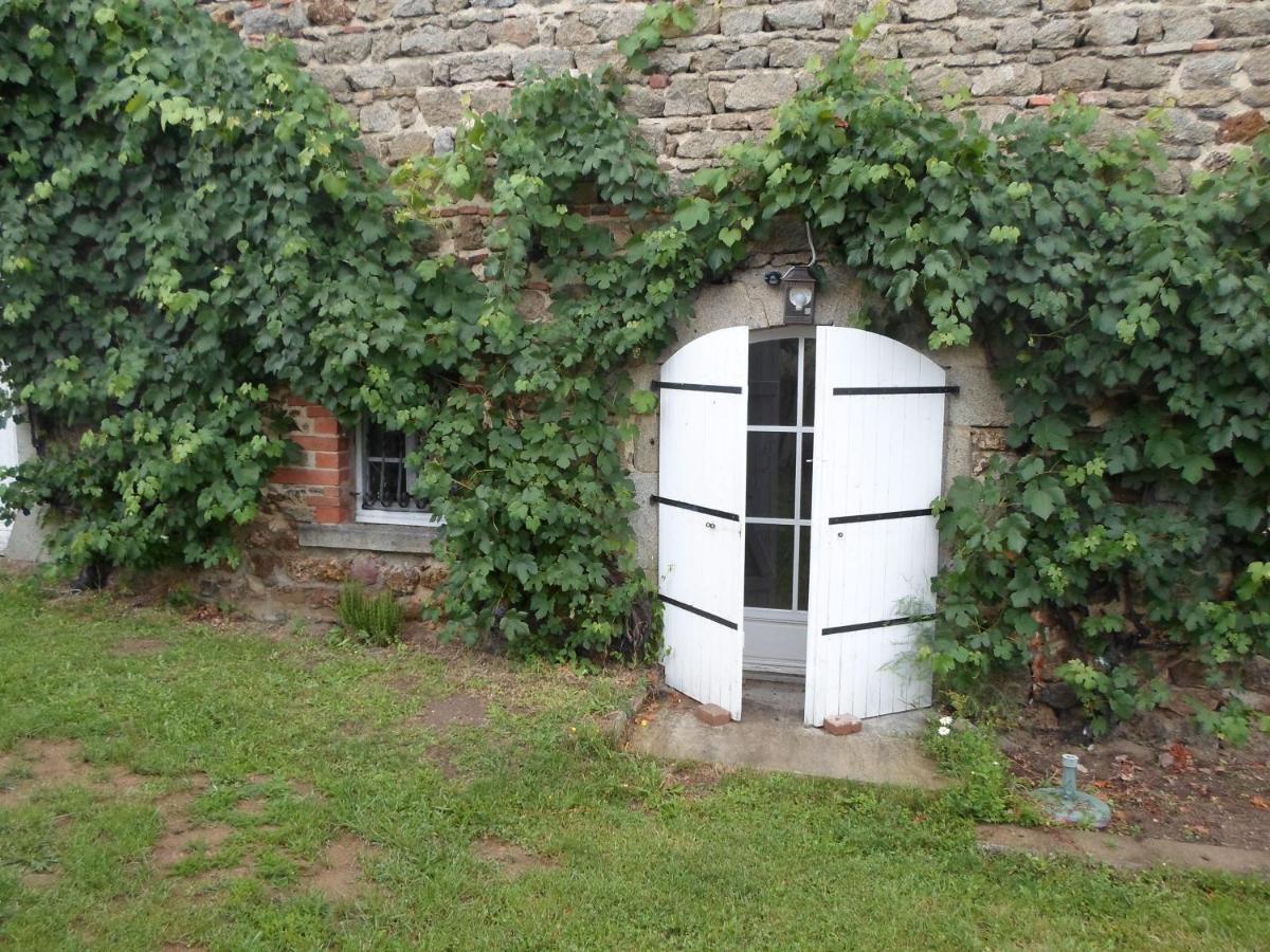 Relais Des Chaux Bed & Breakfast Saint-Jean-des-Ollieres ภายนอก รูปภาพ