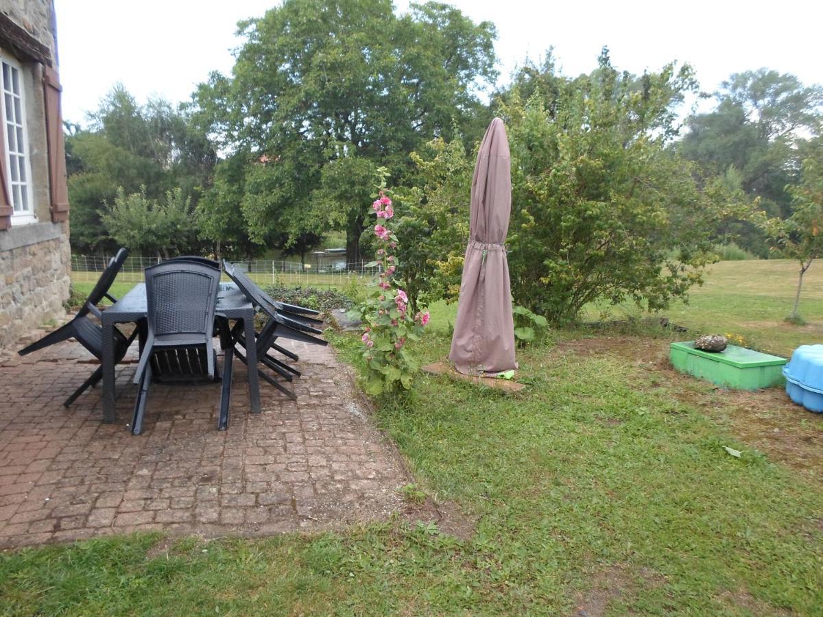 Relais Des Chaux Bed & Breakfast Saint-Jean-des-Ollieres ภายนอก รูปภาพ