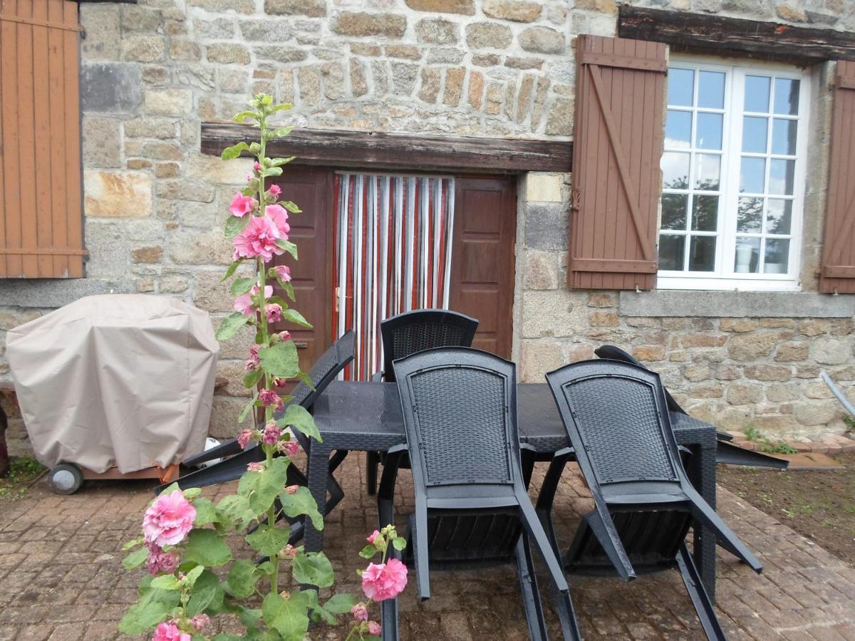 Relais Des Chaux Bed & Breakfast Saint-Jean-des-Ollieres ภายนอก รูปภาพ
