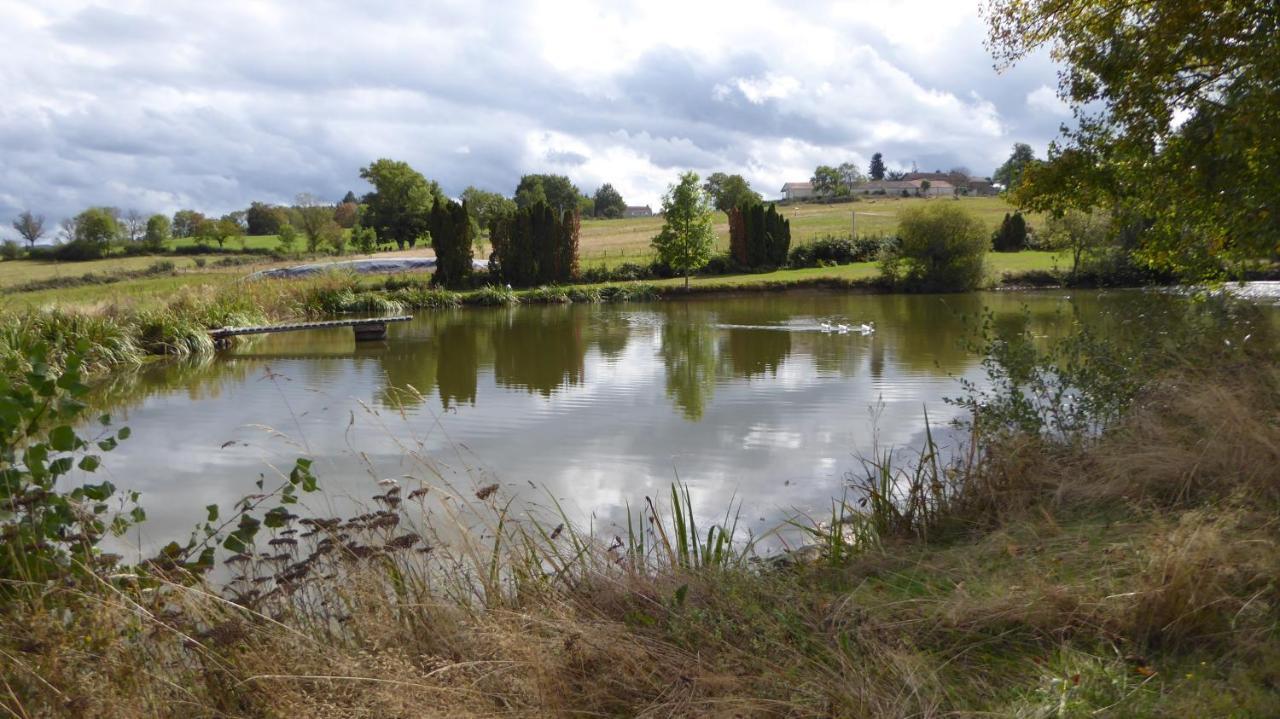 Relais Des Chaux Bed & Breakfast Saint-Jean-des-Ollieres ภายนอก รูปภาพ
