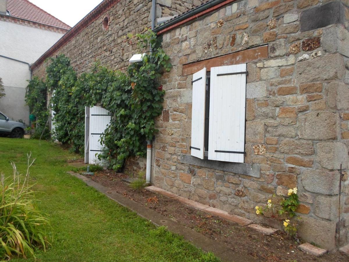 Relais Des Chaux Bed & Breakfast Saint-Jean-des-Ollieres ภายนอก รูปภาพ