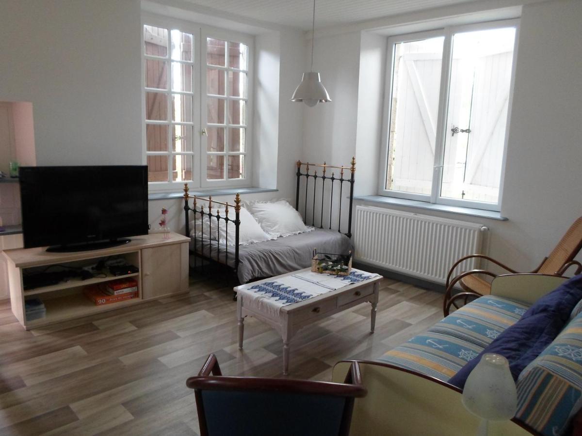 Relais Des Chaux Bed & Breakfast Saint-Jean-des-Ollieres ภายนอก รูปภาพ
