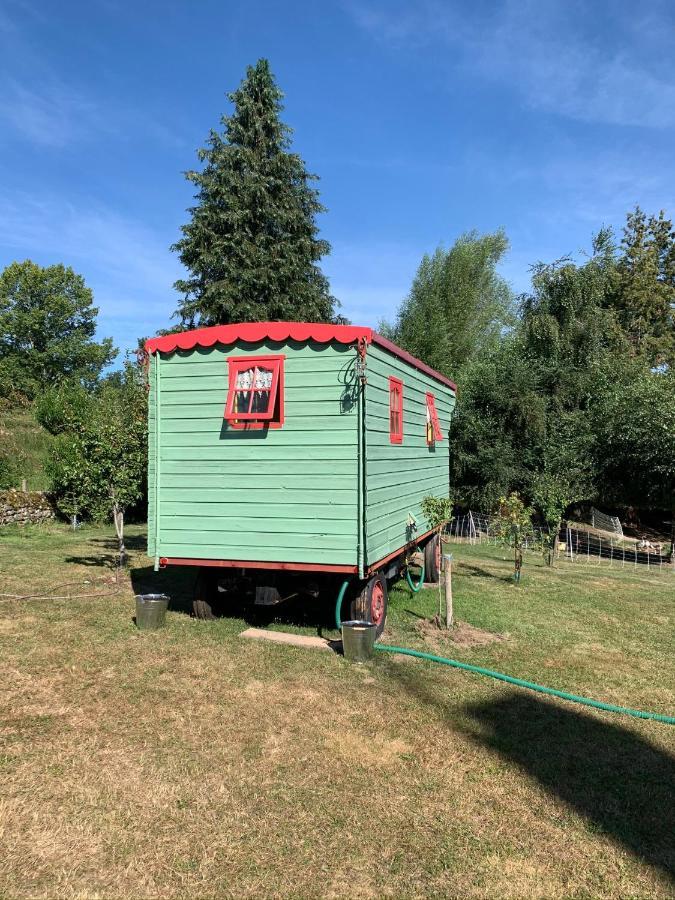 Relais Des Chaux Bed & Breakfast Saint-Jean-des-Ollieres ภายนอก รูปภาพ