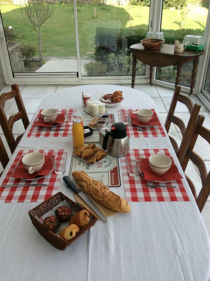 Relais Des Chaux Bed & Breakfast Saint-Jean-des-Ollieres ภายนอก รูปภาพ