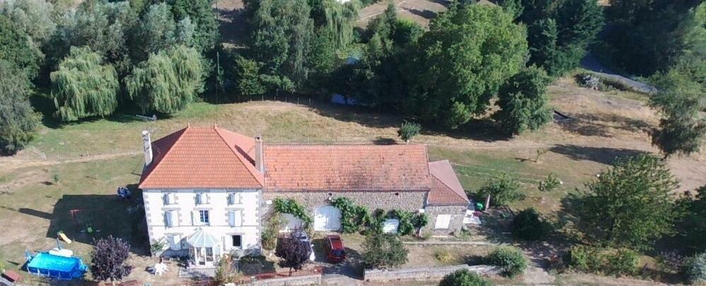 Relais Des Chaux Bed & Breakfast Saint-Jean-des-Ollieres ภายนอก รูปภาพ