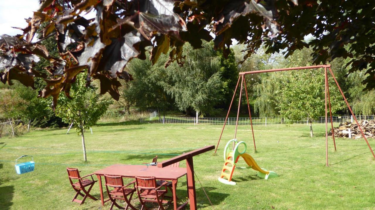 Relais Des Chaux Bed & Breakfast Saint-Jean-des-Ollieres ภายนอก รูปภาพ
