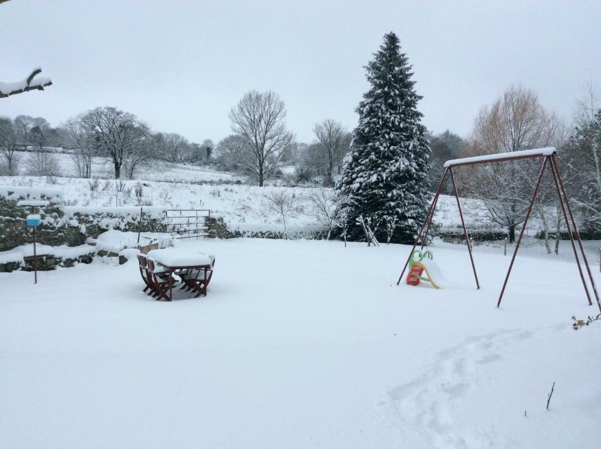 Relais Des Chaux Bed & Breakfast Saint-Jean-des-Ollieres ภายนอก รูปภาพ